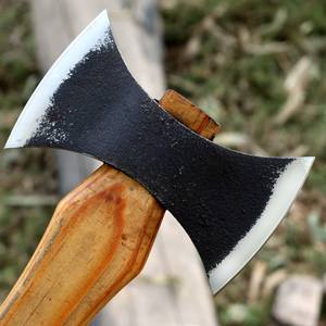 Hache de camping à double tête forgée à la main – Hachette en acier au carbone, manche en bois de frêne massif avec étui en cuir, haches OEM personnalisées - Product Image 6