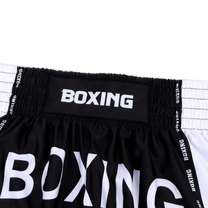 กางเกงมวย MMA สำหรับผู้ชาย ขายส่ง ผลิตจากโพลีเอสเตอร์ 100% แห้งเร็ว ระบายอากาศได้ดี ยืดหยุ่นสูง ปรับแต่งได้ คุณภาพสูง บริการ OEM ชุดออกกำลังกาย - Product Image 3