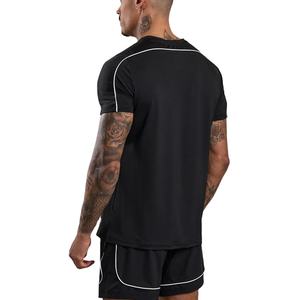 Camiseta Deportiva de Diseño Ajustado con Paneles Laterales, Personalizable, Transpirable, de Alta Calidad (210 g/m²) para Hombre - Product Image 2