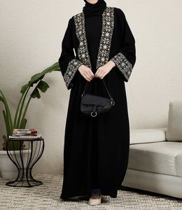 Nouvelle collection de vêtements islamiques traditionnels noirs magnifiques de Dubaï pour femmes, Abaya d'Arabie Saoudite, Abaya de Dubaï, vêtements musulmans, vêtements du Golfe - Product Image 1