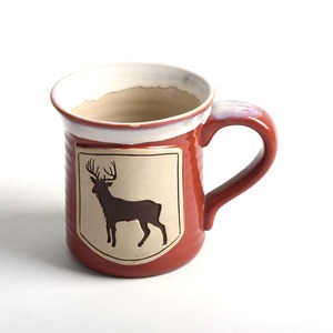 Mug en céramique charmant aux tons doux, idéal pour des moments de détente, disponible à un prix très abordable. - Product Image 3