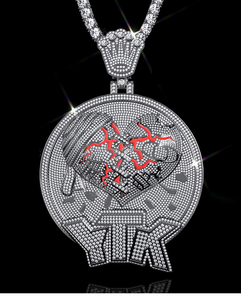 Pendentif cœur élégant de forme ronde de style designer en argent sterling avec placage à l'or et moissanite VVS Charm glacé tendance - Product Image 1