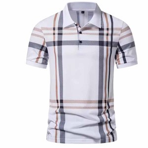 Camisa Polo a Cuadros de Manga Corta para Hombre, Casual, Tejida, Corte Regular, Blanca con Patrón Negro y Beige - Product Image 4