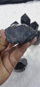 Tourmaline noire naturelle, cristal de guérison, pointe de tourmaline noire brute à facettes, Reiki Vastu, tourmaline noire sur pied - Product Image 5