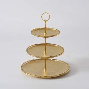 Support à gâteau de luxe en aluminium fait main à 3 niveaux, doré, de haute qualité, pour événements et fêtes, personnalisable, élégant, par CRAFT ASCENT - Product Image 3