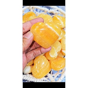 Nouveauté : Collection de Cœurs en Calcite Jaune de Qualité Supérieure – Pierres Naturelles Tendance pour l'Artisanat et la Décoration - Product Image 1