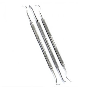 Kit de raspado dental manual de 4 piezas: Explorador, raspador tipo espada, espejo bucal y herramientas de examen con mango ergonómico de acero inoxidable alemán - Product Image 3