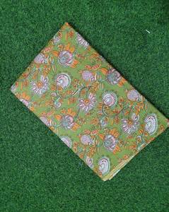 ผ้าฝ้ายพิมพ์ลายทริคอตขายดีปี 2026 ขายเป็นหลา เนื้อนุ่ม น้ำหนักเบา สำหรับชุดผู้หญิงและเด็กผู้หญิง ใช้ตัดเย็บ ราคาโรงงาน - Product Image 4