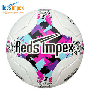 Balón de fútbol ligero personalizable Premium hecho con PU para una calidad duradera en partidos deportivos y entrenamiento - Product Image 2