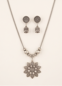 DIVYORO Ensemble de chaînes avec pendentif mandala en argent oxydé, cadeau classique pour femme - Product Image 1