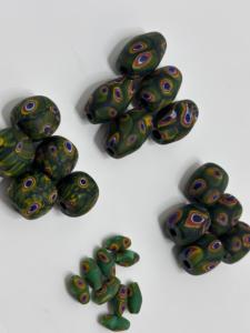ลูกปัดแก้วมิลเลฟิออรีสีเขียวทำมือจาก Coniferhandmades สำหรับตกแต่งงานฝีมือทำเครื่องประดับ รูปทรงวงรี บรรจุภัณฑ์แบบแพ็คใหญ่ - Product Image 3