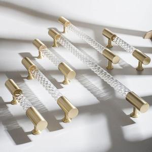 Manijas de puerta de acrílico transparente con accesorios metálicos para interiores contemporáneos - Product Image 4