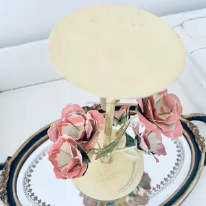 Bougeoir en métal de qualité supérieure Design durable et élégant pour la décoration intérieure des salons Noël Prix de gros disponibles - Product Image 3