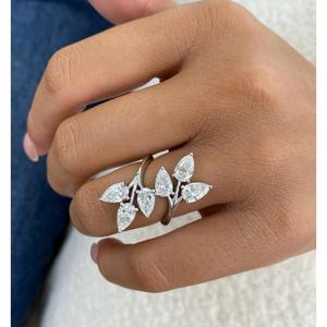 Anillo Abierto con Diamantes en Forma de Pera para Mujer, Oro Blanco de 14K, Anillo Elegante con Múltiples Piedras en Forma de Pera, Regalo de Compromiso o Aniversario - Product Image 1