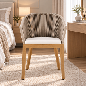 Apportez une touche d'élégance naturelle à l'extérieur avec une chaise en teck conçue pour le confort, la durabilité et un attrait intemporel. - Product Image 3