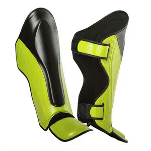 Espinilleras pequeñas personalizadas de fútbol, mini protectores de plástico para entrenamiento - Product Image 6