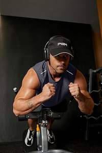 Camiseta Deportiva sin Costuras de Secado Rápido con Orificios Transpirables en Color Contrastante, Camiseta Deportiva de Poliéster Elástico con Cuello Redondo para Gimnasio - Product Image 2