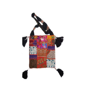 Bolso de Hombro Artesanal con Diseño de Patchwork para Mujer, Bolso Bohemio Étnico Hecho a Mano, Bolso Artístico de Moda para Viajes, Compras y Festivales - Product Image 3