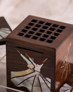 Quemador de incienso hecho a mano con incrustaciones de nácar y madera, diseño de bailarina, difusor aromático para uso en todas las estaciones. - Product Image 4