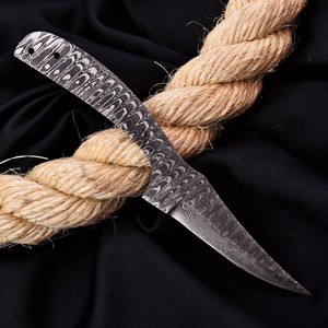 Cuchillo de caza y bushcraft de hoja fija EDC de acero de Damasco Nordic Forge, forjado con patrón de escalera, espiga completa, kit OEM - Product Image 5