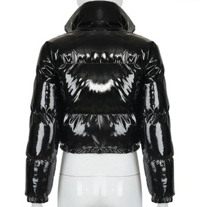 Chaqueta Acolchada Negra de PU con Cuello Alto y Cierre de Cremallera, Ropa Casual de Invierno Unisex, Corta, Impermeable, con Relleno Grueso de Poliéster - Product Image 4