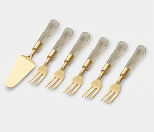 Ensemble de couverts en or de qualité supérieure avec poignées en acrylique transparent, compatibles lave-vaisselle, pour une table de mariage élégante - Product Image 1
