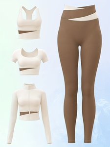 Ensemble de yoga trois pièces Atlaset pour femmes, vêtements de sport sans couture, leggings taille haute, soutien-gorge de sport, veste, logo personnalisé, couleur personnalisée - Product Image 3
