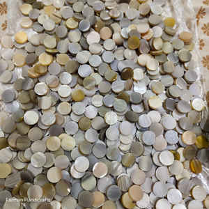 Disque en corne de bœuf naturelle brun beige, artisanal, poli, de qualité supérieure, pour la création de pièces de monnaie et la gravure DIY, au meilleur prix - Product Image 4