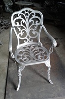 Fauteuil à bascule moderne Phoenix en aluminium moulé avec pieds tournés, style ferme européenne, durable, antirouille, chaise de jardin en bois de teck