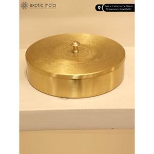 Caja Masala de latón hecha a mano de 7 pulgadas, artículo elegante para decoración del hogar y herramienta para hierbas y especias - Product Image 4