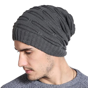 Gorros de punto personalizados al por mayor para hombre con logo grande, gorros cálidos de invierno con característica de tela común - Product Image 1