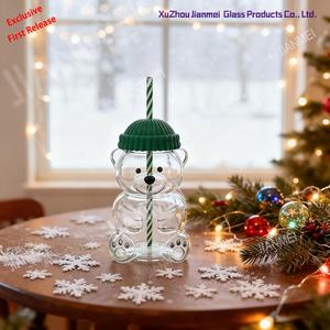 كوب زجاجي إبداعي بتصميم قبعة خضراء لطيفة سعة 20 أونصة، كوب زجاجي على شكل دب، كوب قهوة شفاف بتصميم كرتوني، هدية عيد الميلاد - Product Image 5