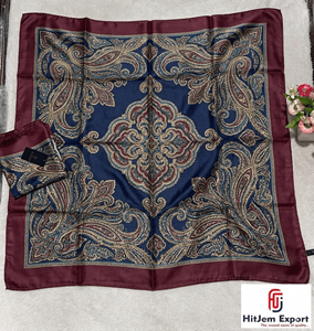 Tissu en satin pour foulards en gros, conception imprimée personnalisée, fabricant OEM ODM avec étiquette privée pour la promotion de la marque et le marketing - Product Image 4