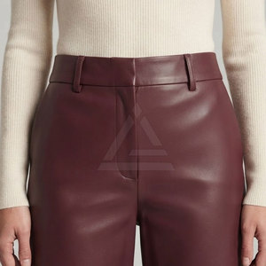 Pantalon en cuir pour femme contemporain, coupe slim premium, pour une mode urbaine chic et les tendances saisonnières - Product Image 6