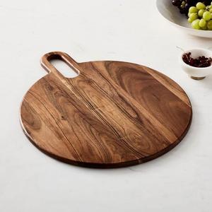 Ensemble de planches à découper rondes en bois artisanal avec des plateaux en bois de parquet à grain naturel et des poignées découpées - Product Image 4