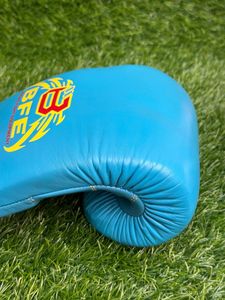 Gants de boxe professionnels à lacets |   Gants d'entraînement et de sparring avec logo personnalisé |   Fabricant en gros OEM/ODM - Product Image 4