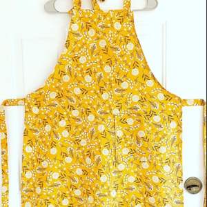 Tablier de cuisine avec logo personnalisé en gros bavoir de salon en tissu désigné chef barbecue cuisine alimentaire nettoyage tablier en coton polyester uni - Product Image 6