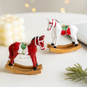 Nuevo Adorno Colgante para Árbol de Navidad 2026, Adornos Colgantes Navideños Creativos, Adorno de Caballo Bordado a Mano de Plástico Colorido - Product Image 1
