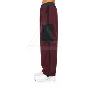 Pantalon parachute décontracté pour homme avec jambes larges, taille élastique, plusieurs poches et design streetwear pour tous les jours - Product Image 6