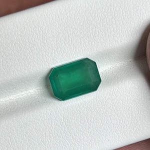 Esmeralda Zambiana Natural de Alta Calidad, 2.65 Quilates, Verde Intenso, Facetada, Piedra Suelta para Fabricación de Joyería - Product Image 5
