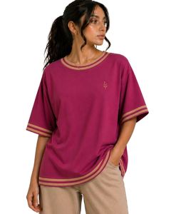 เสื้อยืดโอเวอร์ไซส์สีแดงเลือดหมูสำหรับผู้หญิง แบบลำลองทรงหลวม ผ้าฝ้าย ใส่สบายสำหรับฤดูร้อน ตกแต่งขอบตัดกัน แขนสั้น สไตล์สตรีทแวร์ ผลิตตามสั่งจากโรงงาน - Product Image 1