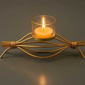 Porte-bougie Zenith avec design en fil torsadé pour la décoration de la maison, support de bougie en métal résistant à la chaleur - Product Image 2