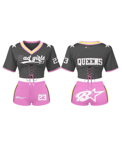 Conjunto de 2 piezas de pantalones cortos personalizados para mujer, top con cuello en V y cordones, conjunto de pantalones cortos con estampado de letras personalizado, ropa deportiva transpirable para primavera/verano - Product Image 3