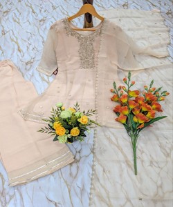 Women Traditional Beige <b>Silk</b> Embroidered Vintage Style Quick Dry All Seasons <b>Kurta</b> Set Ethnic Wear India Pakistan Regular Fit - Product Image 4
