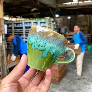 Tasse à café en céramique artisanale indonésienne, tasse rustique émaillée, tasse à thé contemporaine pour la maison, le bureau, cadeau - Product Image 4