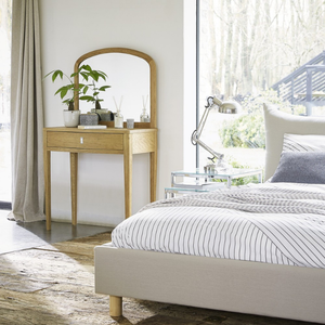 HPT Venta Maquillaje de madera maciza Vanity Diseños clásicos de alta calidad para muebles de dormitorio Exportación Uso directo para hoteles de pie - Product Image 4