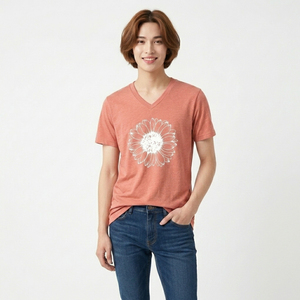 Camiseta de algodón lisa con estampado de girasoles personalizado para mujer, cuello en V, manga corta, corte ajustado, fabricante de tops gráficos femeninos. - Product Image 5