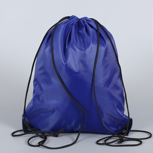 Sacs à dos à cordon personnalisés en polyester imperméable et écologique, avec logo sérigraphié, pour le football et les sports, multicolores - Product Image 2