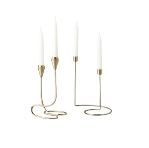 Magnifique ensemble de 2 bougeoirs décoratifs pour la maison, les hôtels, les restaurants, décoration de bougeoirs, bougeoirs en métal plaqué or - Product Image 1