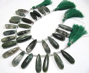 Cuentas lisas de jaspe verde musgo natural en forma de pera - Product Image 3